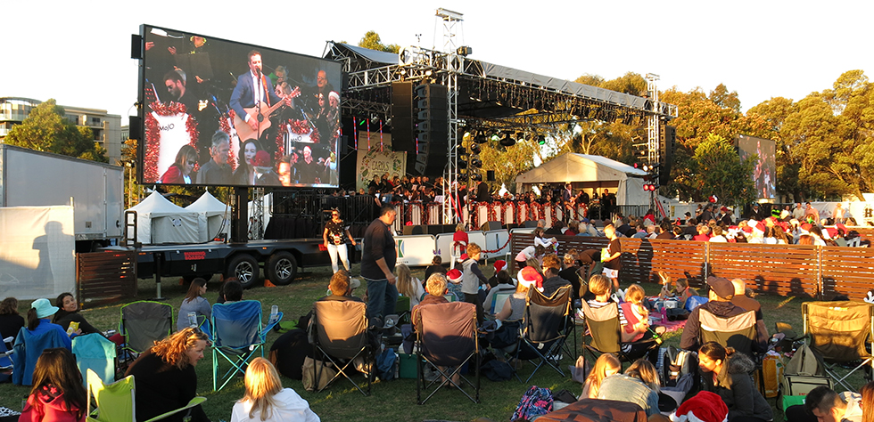 media that moves digital screen 15 kingston carols vic 2 980px