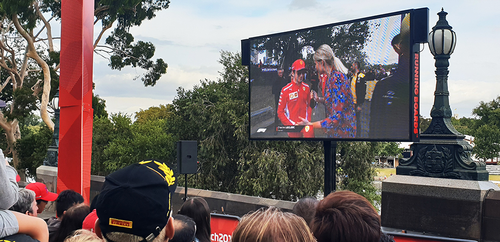 media that moves digital screen formula1 1 980px